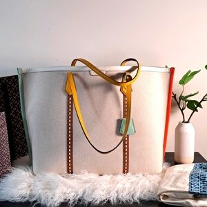 Tory Burch Perry Canvas EUC